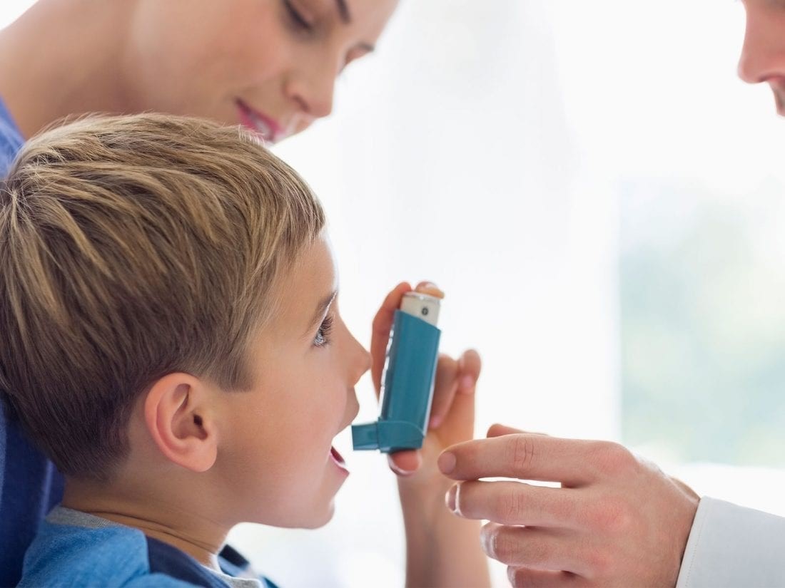 Hen suyễn cũng khiến trẻ bị sổ mũi lâu ngày