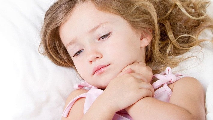 viêm họng cấp ở trẻ