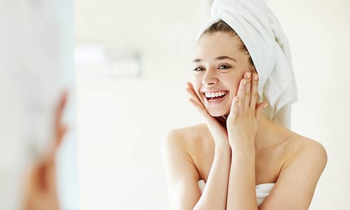 Rửa mặt là bước đầu tiên và quan trọng nhất quyết định tới cả quá trình làm đẹp da của bạn