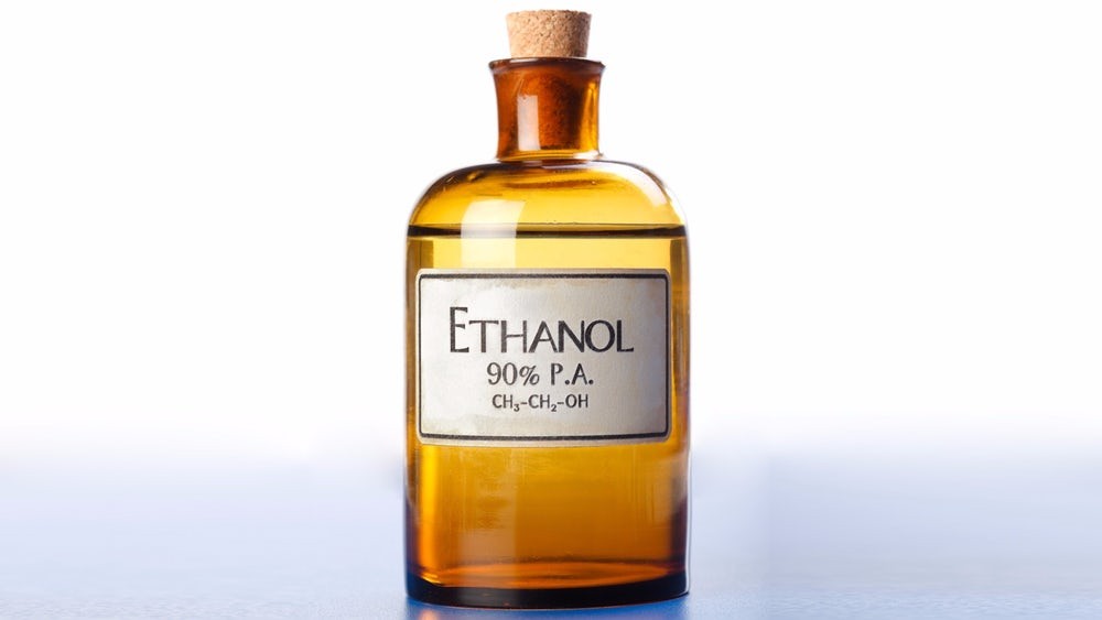 Ảnh: Tính theo ethanol nguyên chất, một người đàn ông nặng trung bình 60kg, không nên uống quá 20ml, phụ nữ không được quá 10ml.
