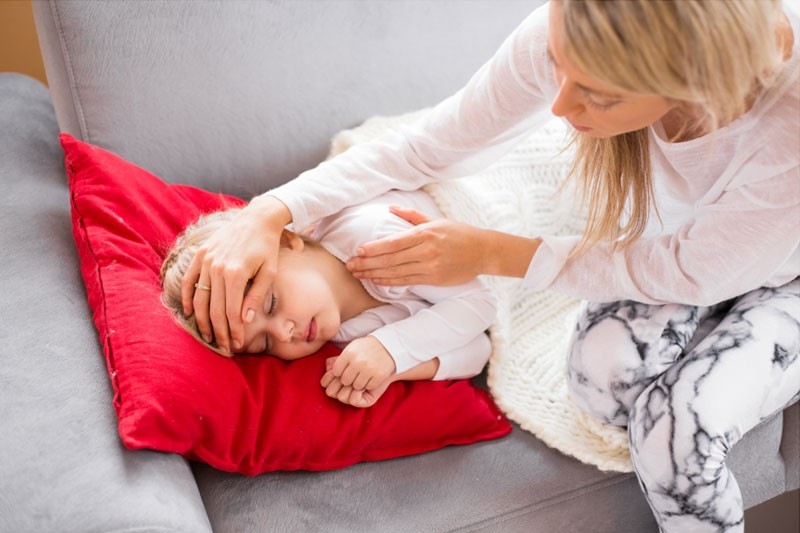 Co giật do sốt thường không ảnh hưởng đến sự phát triển bình thường của trẻ