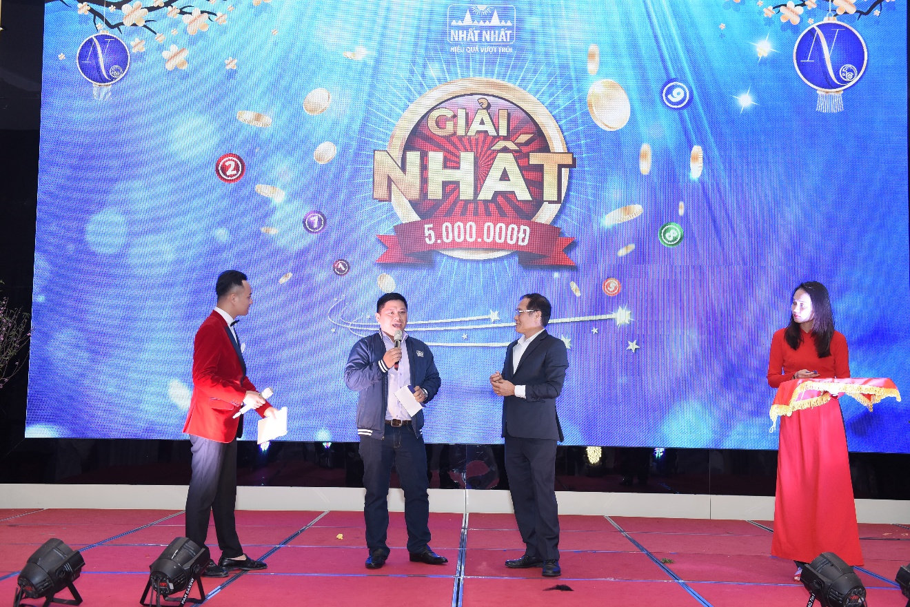 Người được giải Nhất bốc thăm trúng thưởng tại Hà Nội
