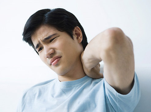 Trị đau mỏi vai gáy, tê bì chân tay bằng bài thuốc hoạt huyết Đông y thế hệ 2 kì diệu