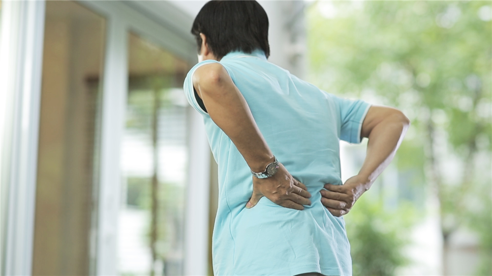 Điều trị triệt để thoái hóa, vôi hóa đốt sống lưng bằng bài thuốc xương khớp Đông y thế hệ 2, hiệu quả vượt trội