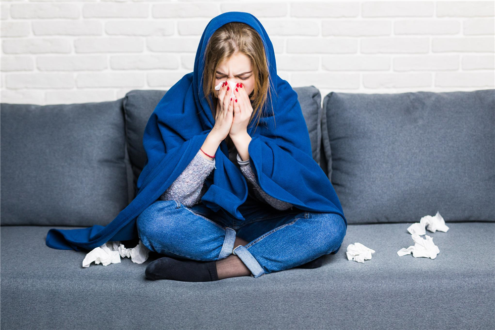 Người bị cảm lạnh nên làm gì để mau khỏi?