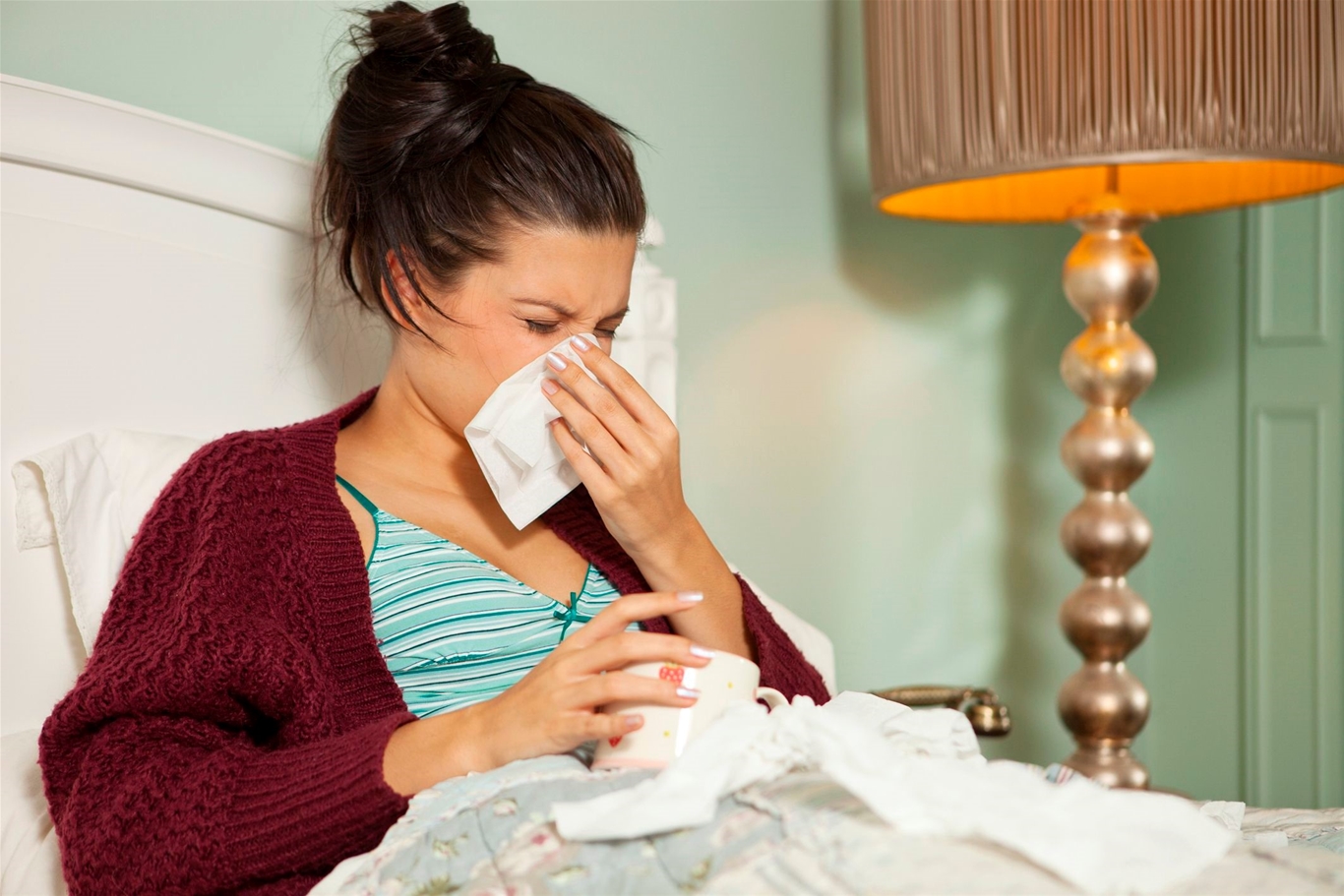 Cảm lạnh, cảm cúm là nguyên nhân thường gặp nhất gây nghẹt mũi về đêm