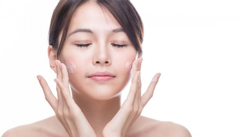 Rửa mặt 2 lần sẽ giúp làm sạch sâu