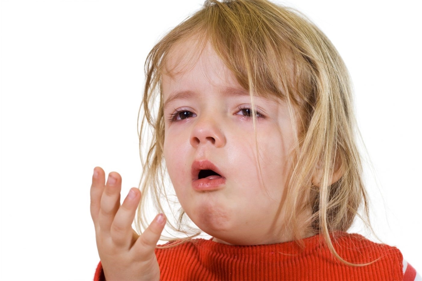 Trẻ bị sổ mũi, ho có thể do cảm lạnh, cúm
