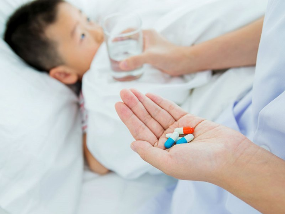 Trẻ dùng kháng sinh nhiều rất dễ dẫn đến rối loạn tiêu hóa