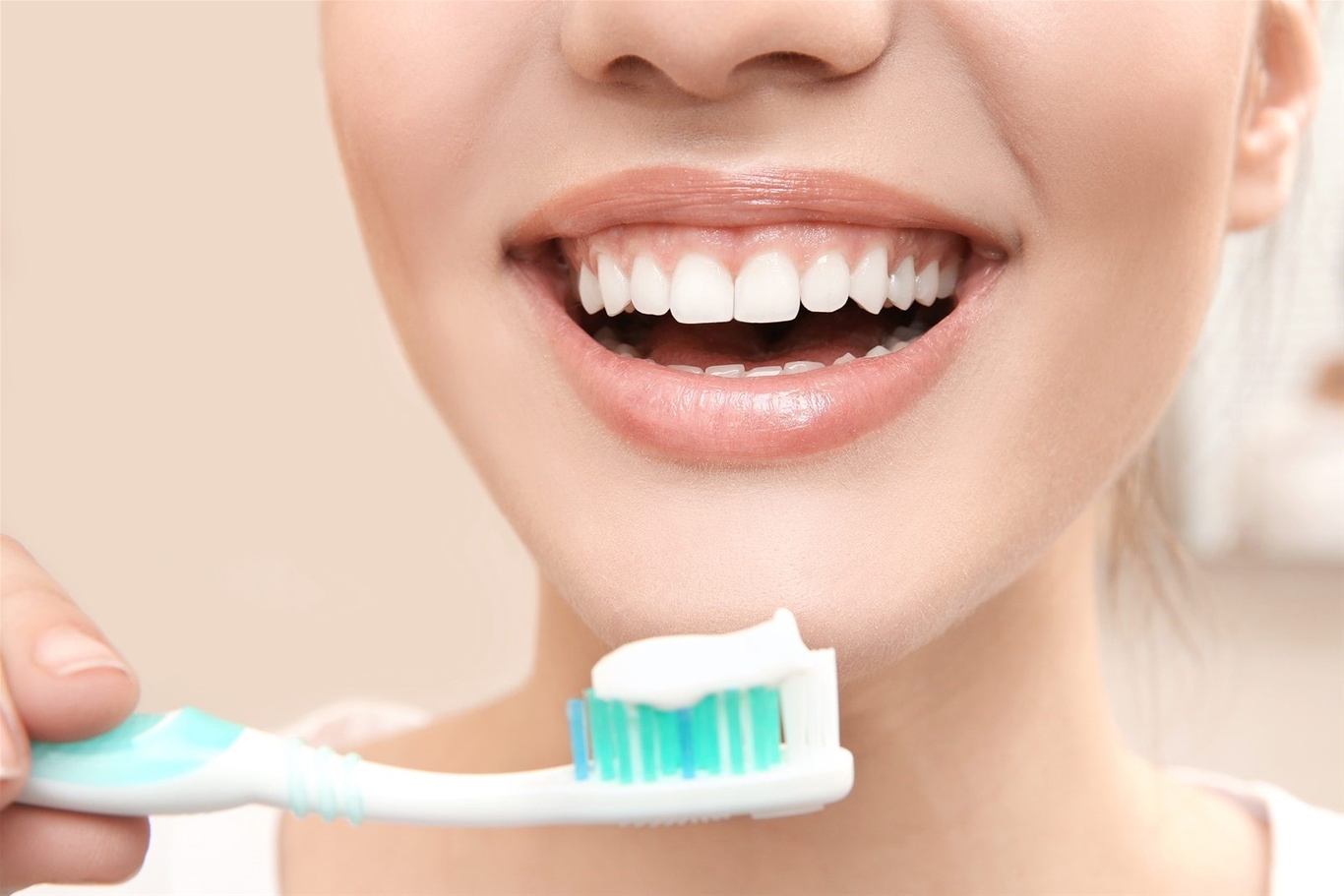 Vệ sinh răng miệng giúp phòng ngừa và loại bỏ nhiệt miệng ở lưỡi