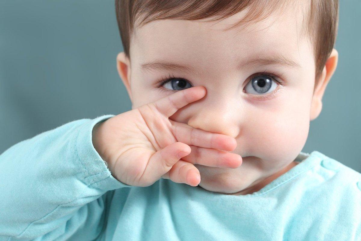 Dấu hiệu nhận biết trẻ bị nghẹt mũi