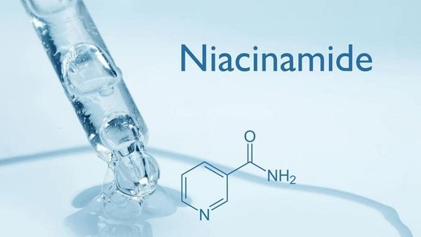 Niacinamide là thành phần có khả năng kiềm dầu và thu nhỏ lỗ chân lông