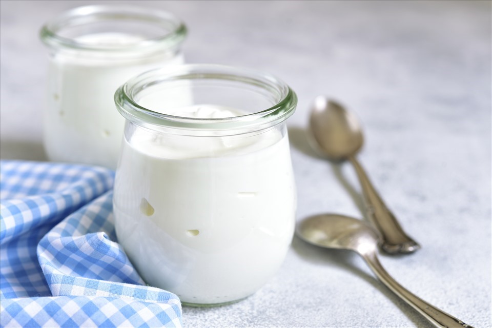 Sữa chua giúp bổ sung probiotics tốt cho sức khỏe đường tiêu hóa