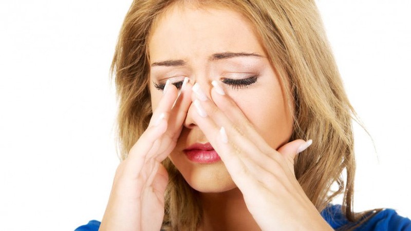 Thuốc xịt thông mũi có thể gây tái ngạt mũi