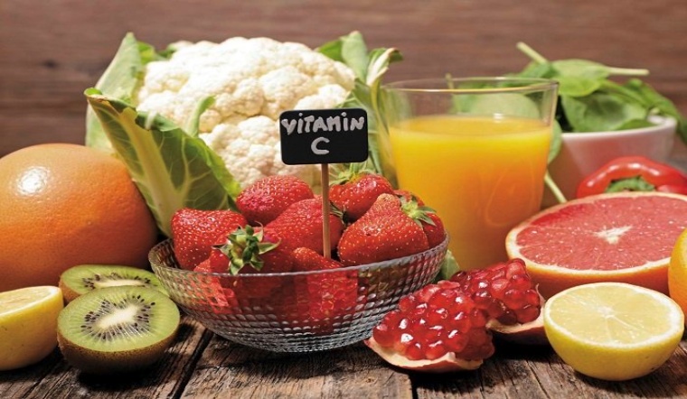 Vitamin C có tác dụng tăng sức đề kháng giúp cải thiện viêm mũi dị ứng