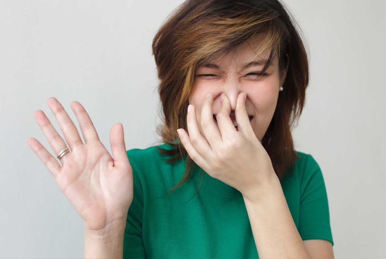 Mùi hôi vùng kín khiến bạn mất tự tin? Có cách khắc phục!