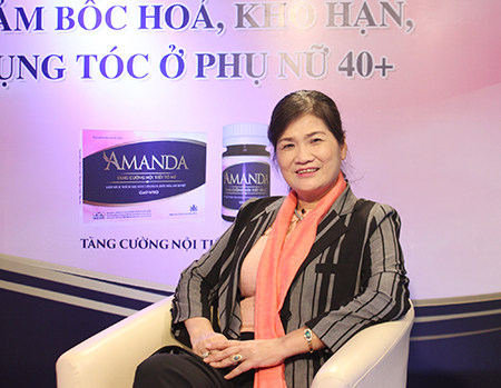 LÀM SAO ĐỂ GIẢM BỐC HỎA, KHÔ HẠN, RỤNG TÓC Ở PHỤ NỮ 40+? LỜI KHUYÊN TỪ CHUYÊN GIA