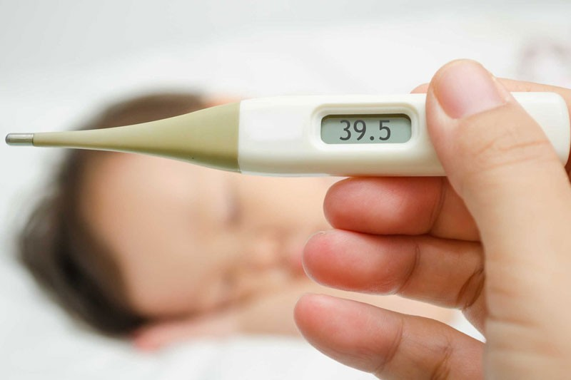 Lời giải đúng nhất cho câu hỏi “Sốt cao nên làm gì?”