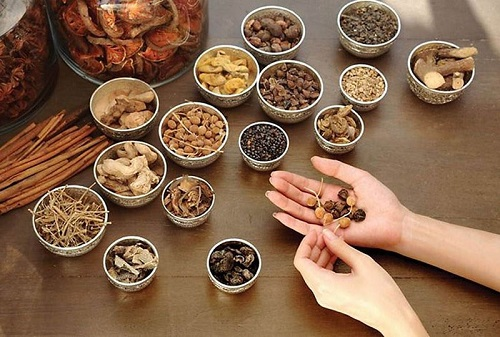 6 lợi ích khi dùng thuốc Đông y thế hệ 2 so với thuốc Đông y và thuốc Tây