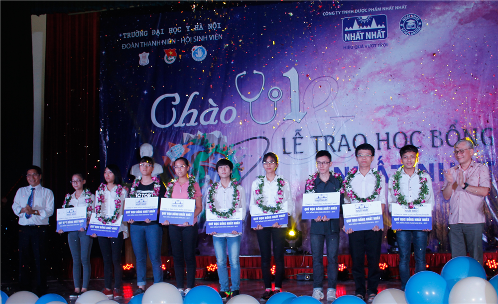 DƯỢC PHẨM NHẤT NHẤT TRAO HỌC BỔNG THỦ KHOA TẠI TRƯỜNG ĐẠI HỌC Y HÀ NỘI NĂM HỌC 2016 - 2017