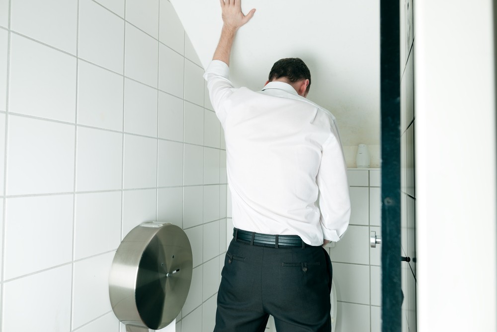 Rối loạn tiểu tiện có thể gặp ở đàn ông ngoài 40 tuổi