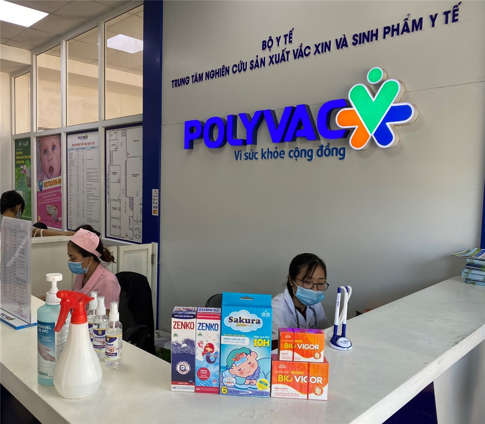 DP Nhất Nhất trao hơn 120 suất quà tại Trung tâm tiêm chủng POLYVAC và DR ECO